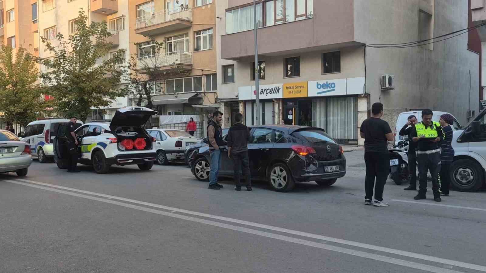 Eskişehir’de otomobile arkadan çarpan motosikletin sürücüsü yaralandı