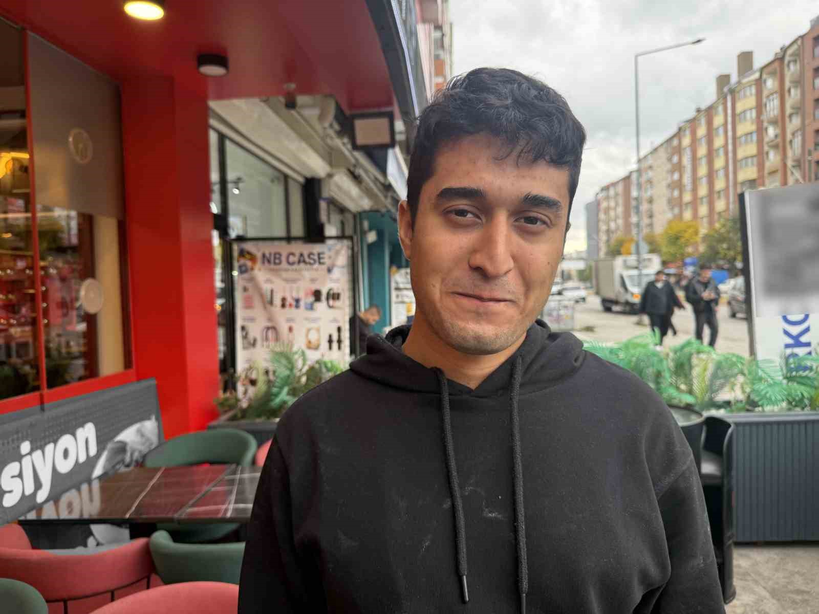 Sütlaca kadar yediler bin 950 TL hesabı ödemeyip çitten atlayarak kaçtılar