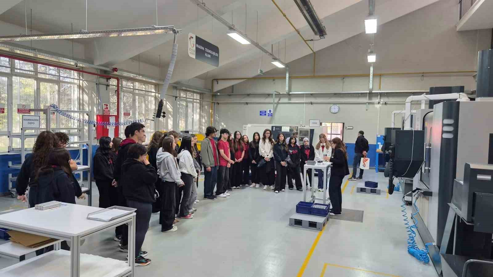 Eskişehir Model Fabrika, İstanbul’dan gelen lise öğrencilerini ağırladı