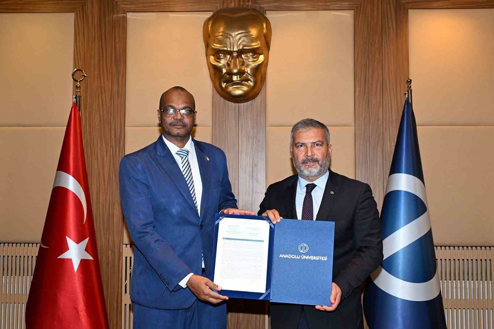 Anadolu Üniversitesi ve Sudan Cumhuriyeti eğitim alanında iş birliğine imza attı